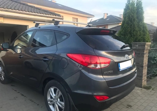 Hyundai ix35 cena 29800 przebieg: 288000, rok produkcji 2010 z Grójec małe 16